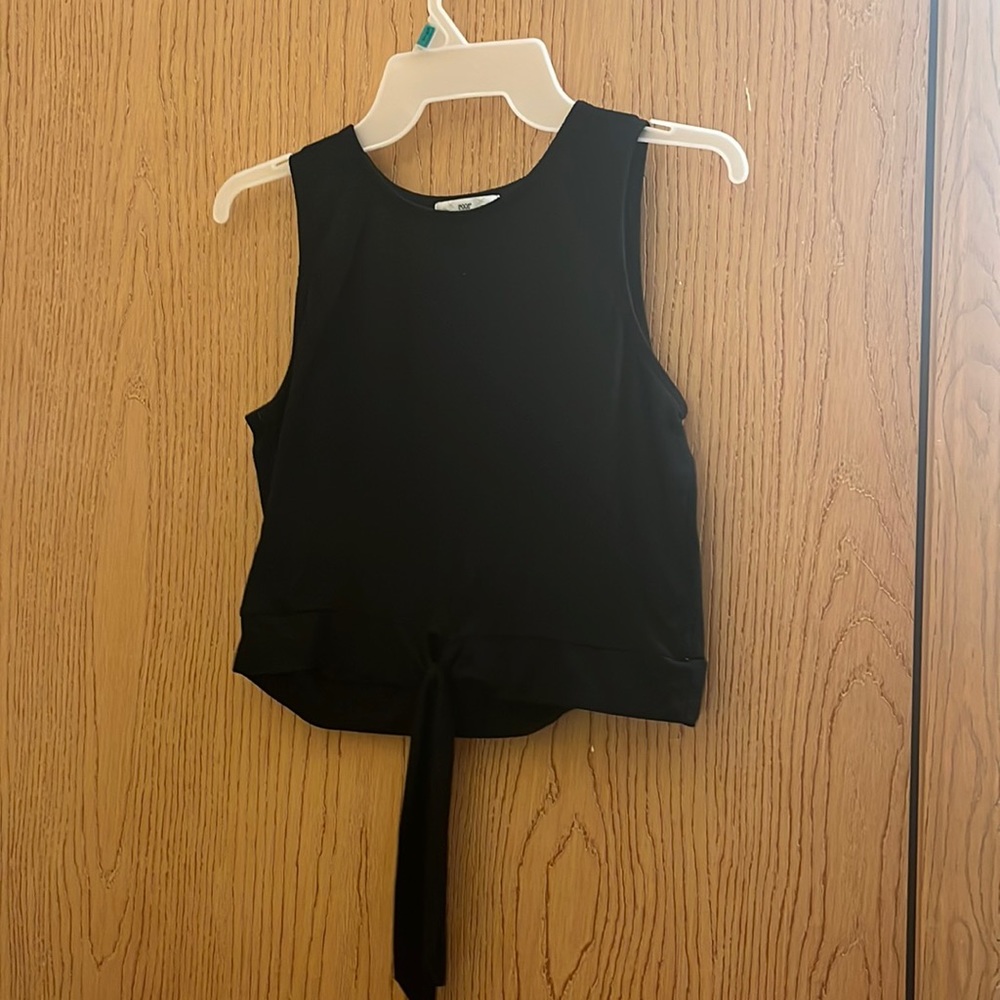 Black crop top!